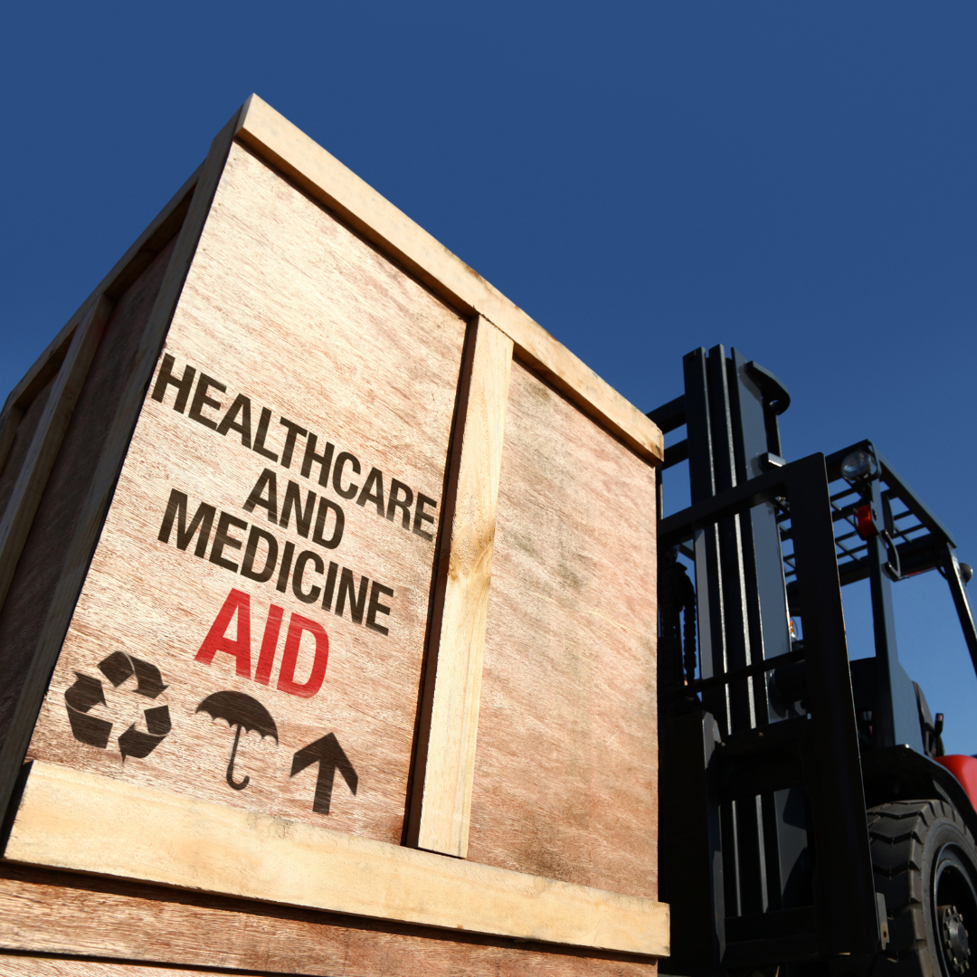 kontenery z pomocą humanitarną