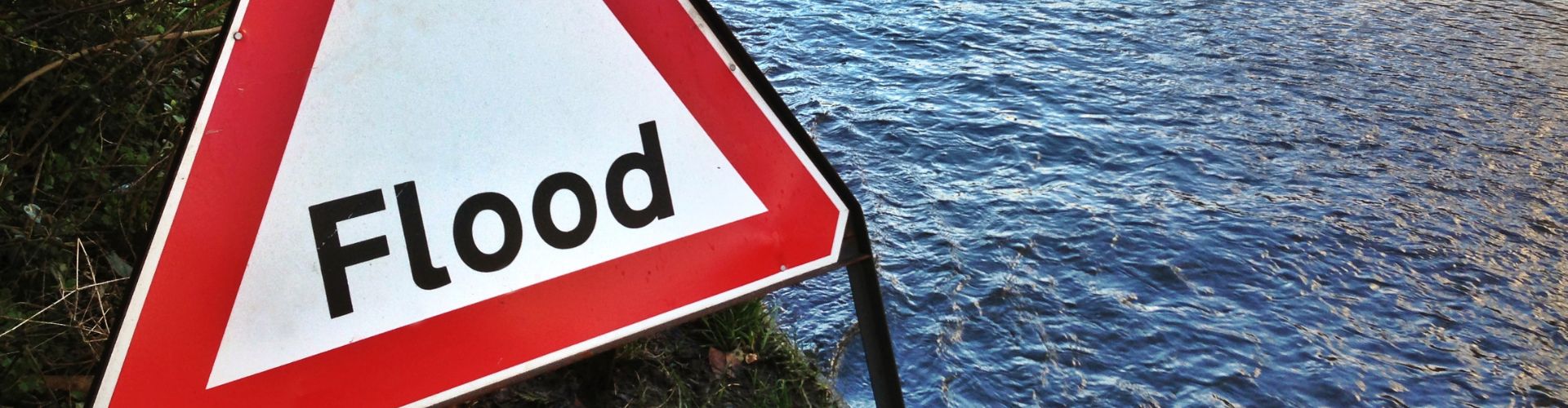 powóź zdjęcie z napisem flood