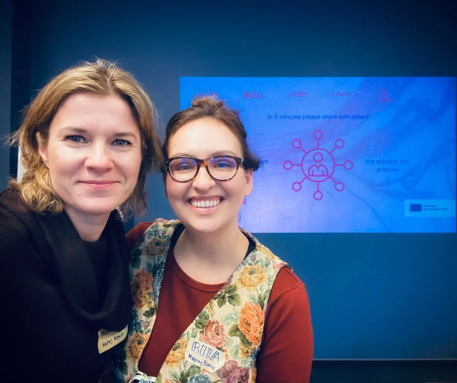 Karolina i Rita z zespołu Mapuj Pomoc