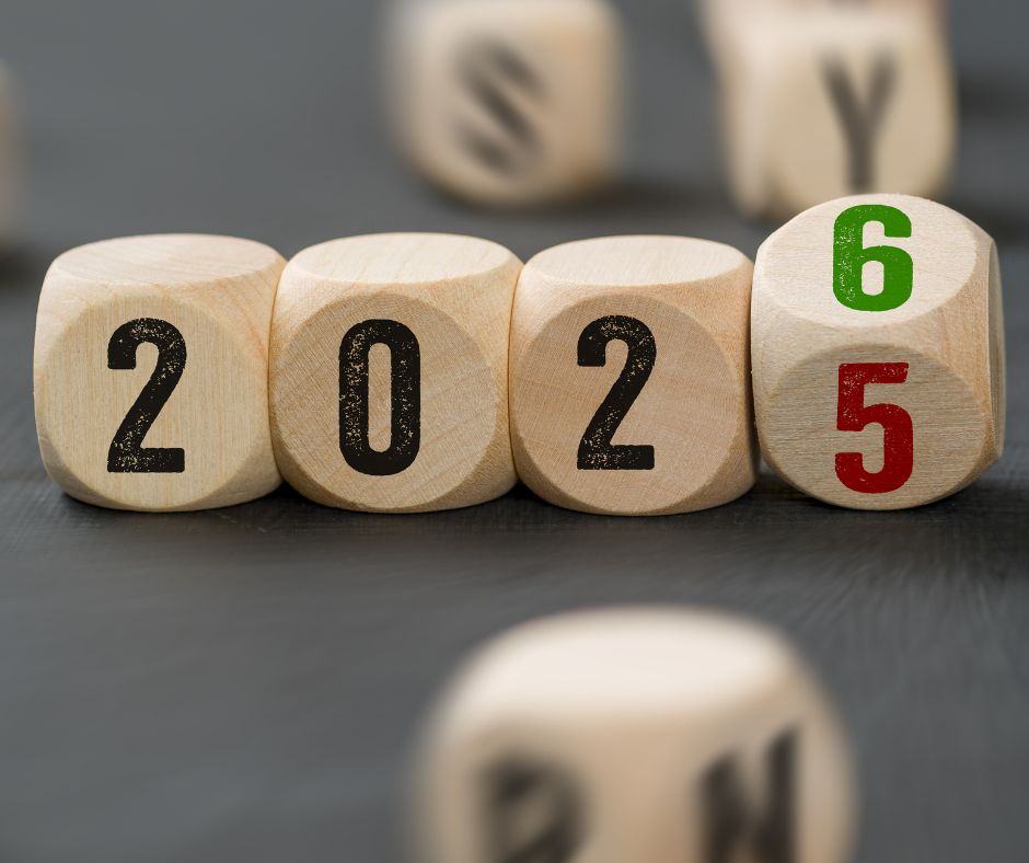 klocki układające się w datę - rok 2025 przechodzi w 2026