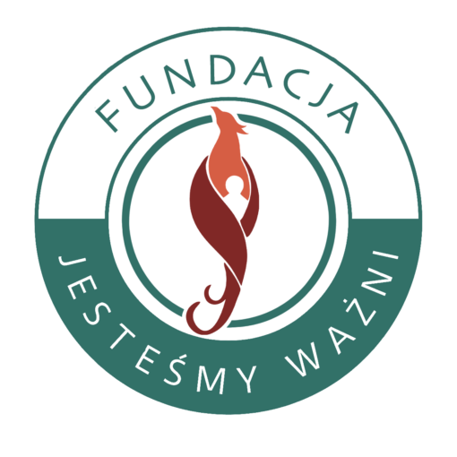 Okrągłe logo Fundacji Jesteśmy Ważni z sylwetką feniksa obejmującego postać ludzką na białym i zielonym tle.